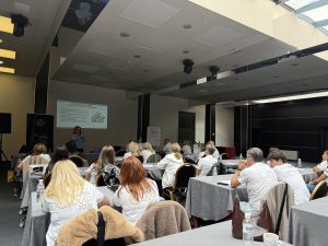 Залата по време на сесия на Бизнес кемп 2026